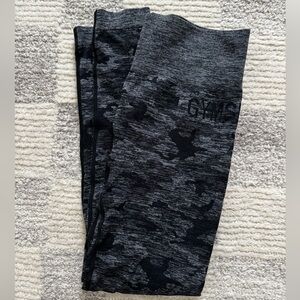 Gymshark Women’s Charcoal Camouflage Leggings
